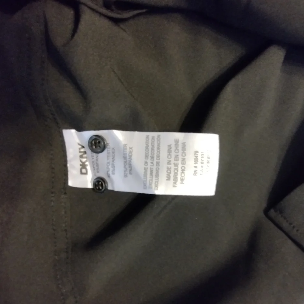 EUC DKNY Women's Black Dress Shirt Blouse Classic Sleek Small Professional - Picture 6 of 8
